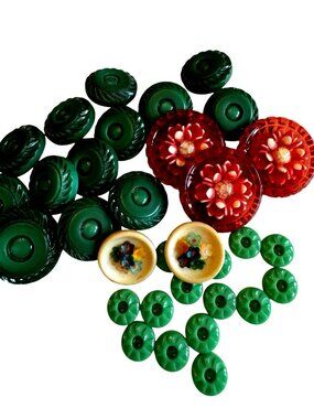 Lot of 33 Vintage buttons green red and cream